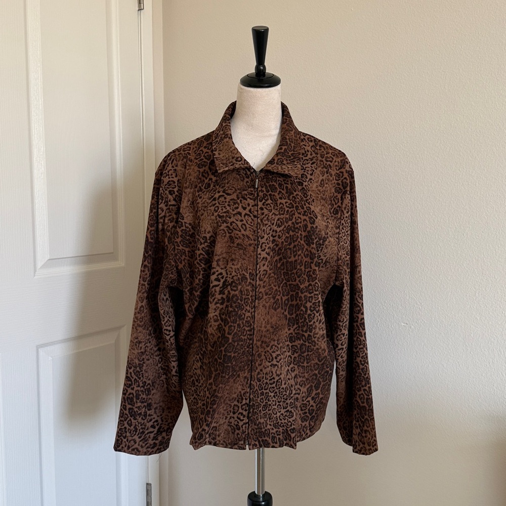 Briggs Leopard Print Jacket - Picture 2 of 6